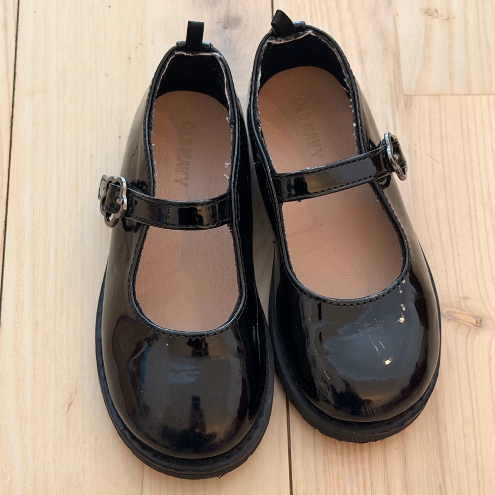 Girls old navy Mary Jane Shoes Size 10